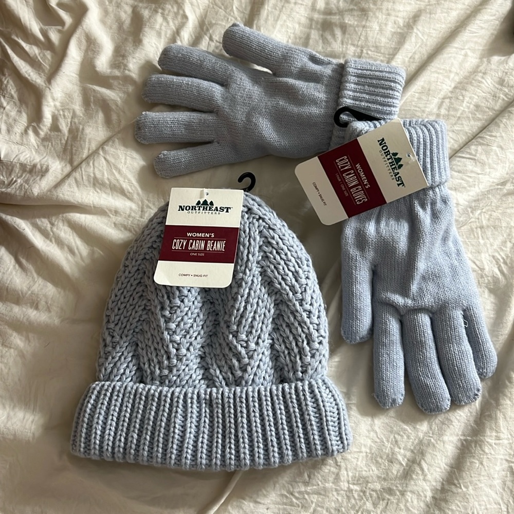 NWT Northeast Outfitters Cozy Cabin Beanie and Gloves Set